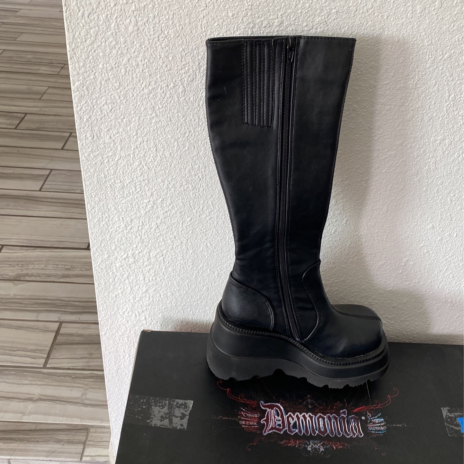 DEMONIA “SHAKER” BOOTS 