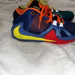 Nike Giannis Zoom Greek Freak 1 SZ 6Y