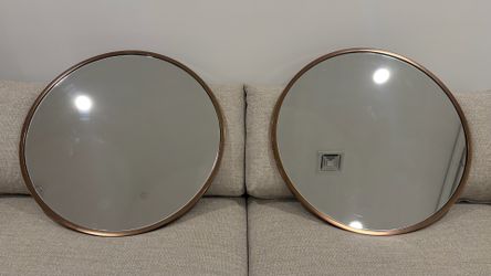 West Elm Metal Frame Round Wall Mirror 30”D Rose Gold