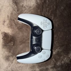 PS5 CONTROLLER 