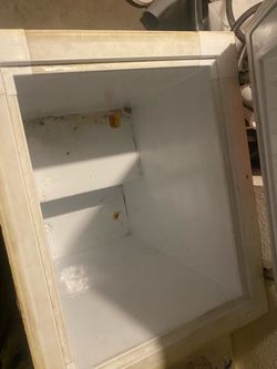 Freezer I think 5 cu feet