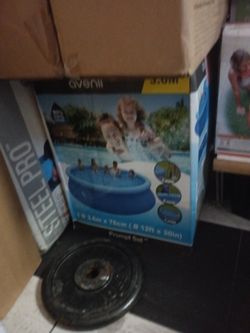 Hermosa Alberca 70 También Tengo Las Jarritas Con Luz Para Su JardÃn $12Audifonos