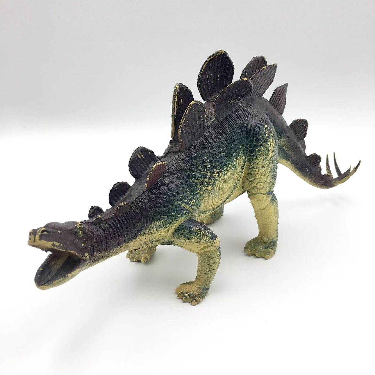 Vintage 1986 Stegosaurus Dinosaur Hard Rubber Toy Figurine 15” - Dor Mei Toy Co.