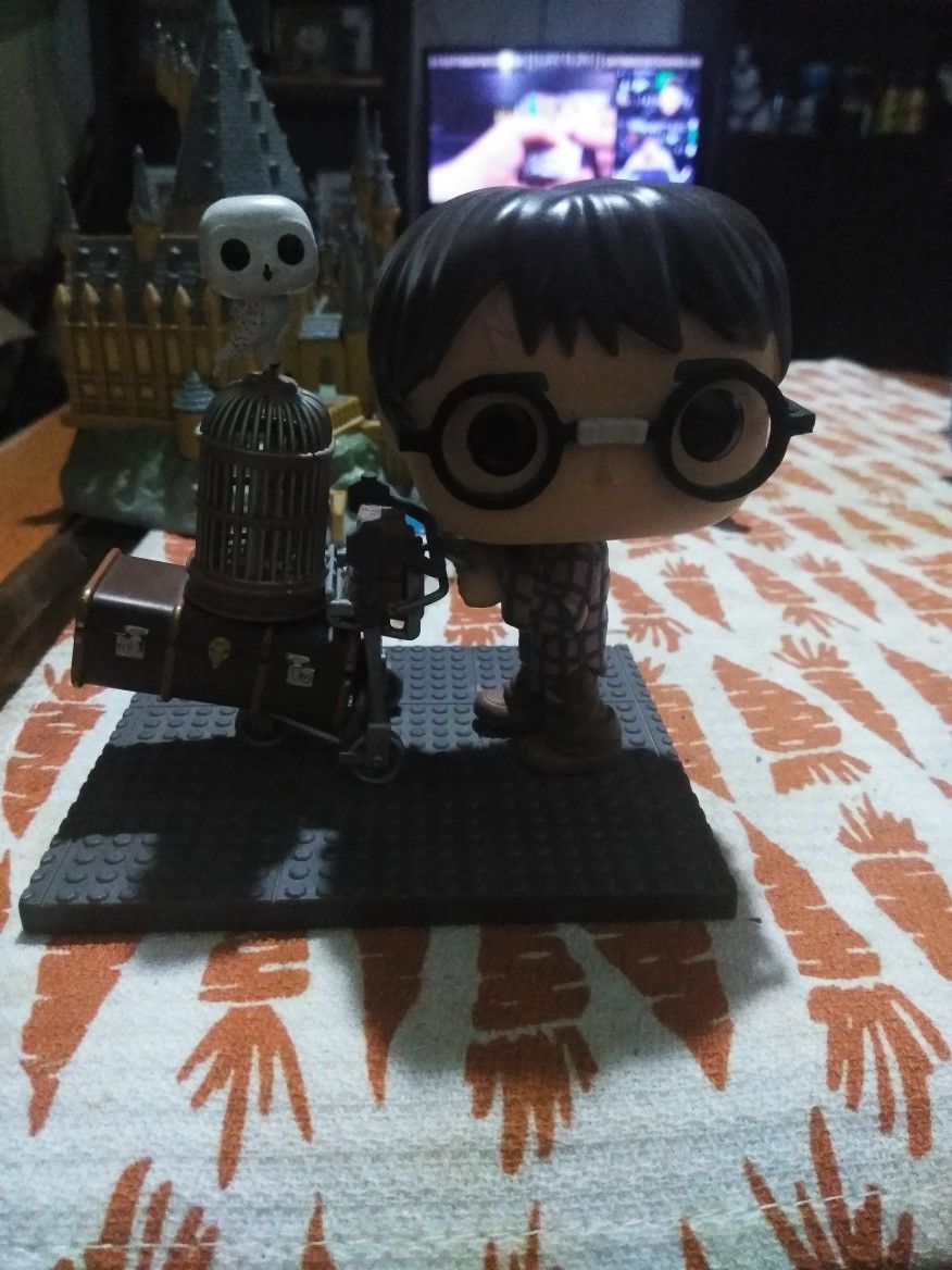 Funko Pop Deluxe #135 20th Anniversary Pushing Trolley
