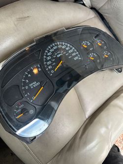 05 Silverado 2500 sierra speedometer transmission  temp guage cluster