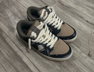 Travis Scott dunk size 7 men’s (no box)