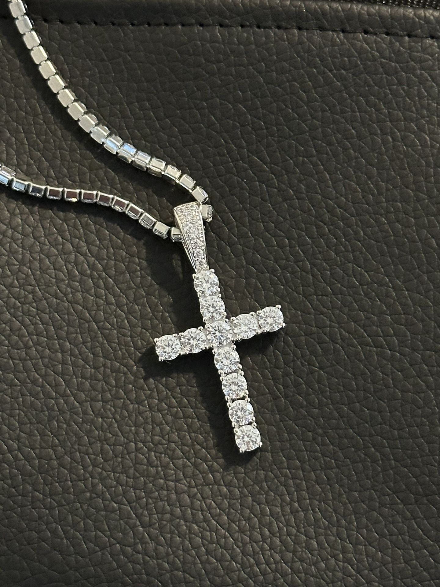 14k White Gold Platted Necklace And Cross Charm