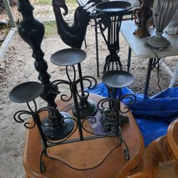 Sale Round Table With Decoration Stuff