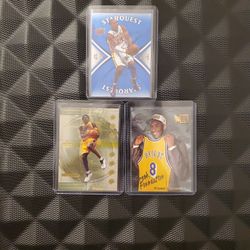 Lot of 3 Kobe Bryant cards