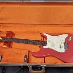 Fender American Vintage II - ‘61 Stratocaster Fiesta Red
