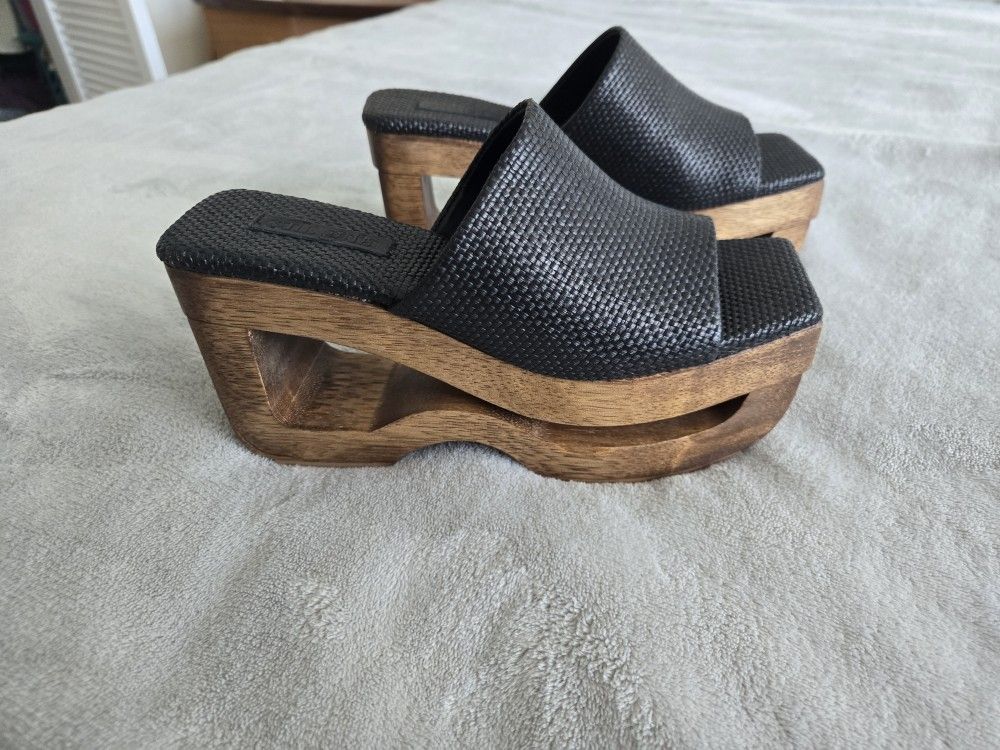 Cult Gaia Raffia shoes mules clogs black size 35,US5 Wooden brown leather wedges
