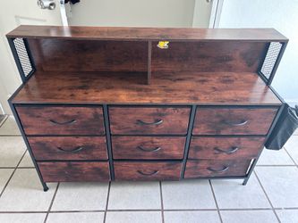 Dresser
