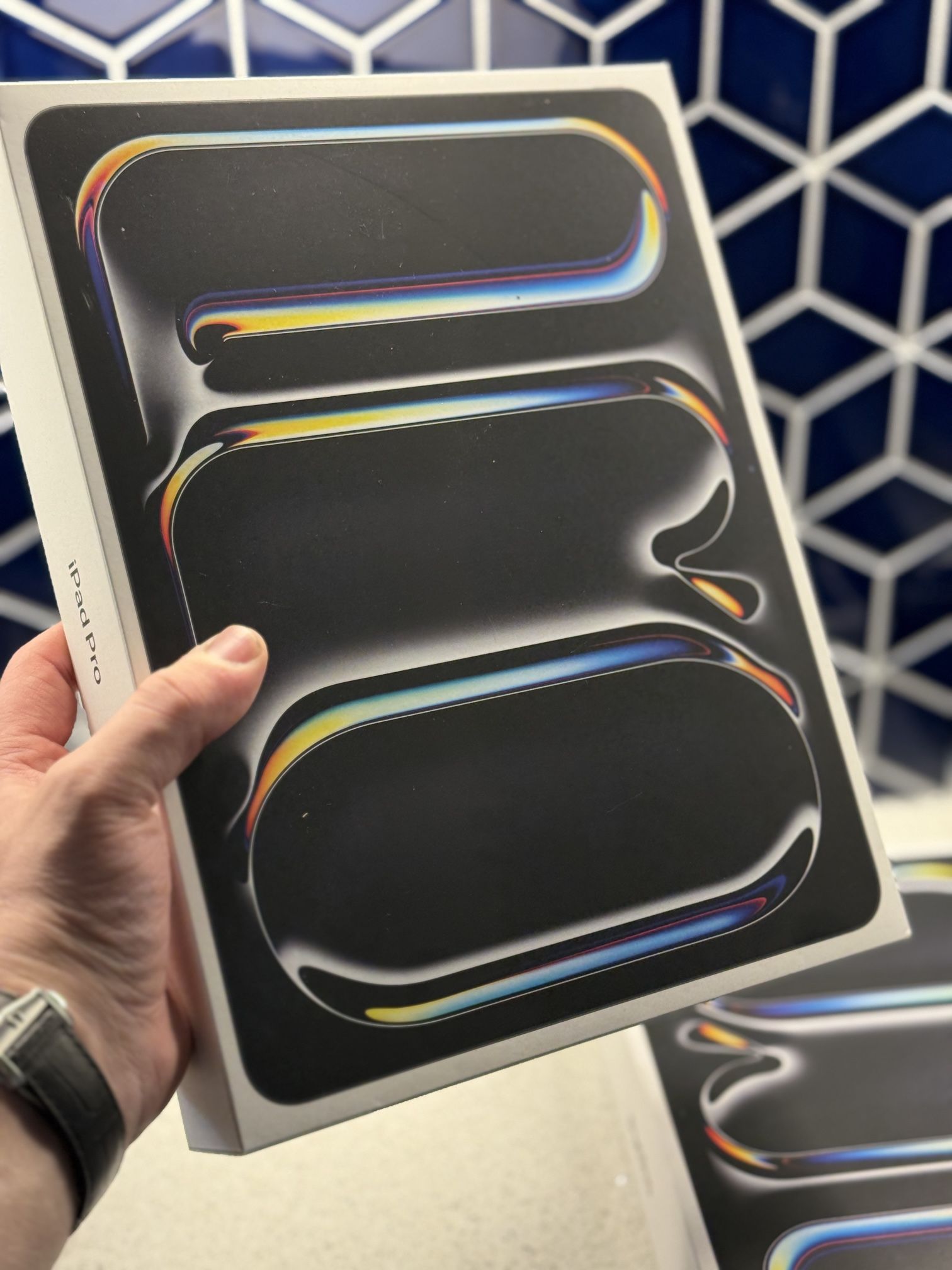 2025 Apple iPad Pro 13” 7th Gen M4,256GB WIFI. Finance Available! 