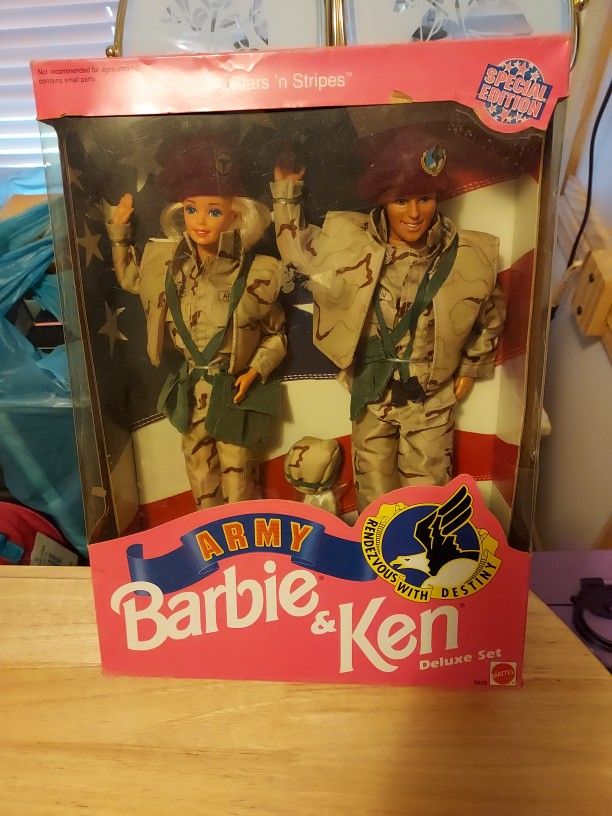 Army Barbie and Ken dolls Deluxe Set From 1992