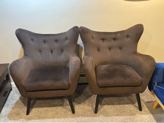 Twin arm chairs