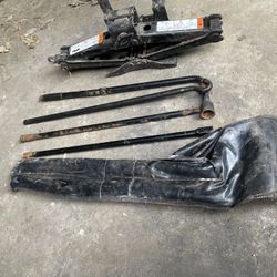 Ford F150 Spare Tire Tool Kit 2004-2022