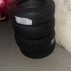 Tires  225 65R17  2-Yokohama 1-Advanta 1-Michelin All Same Size