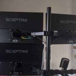 4 - monitor setup with 3 monitors