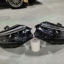 2023 Mercedes EOS 580 Headlights 