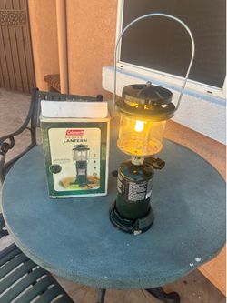 Coleman propane lantern in original box only used once