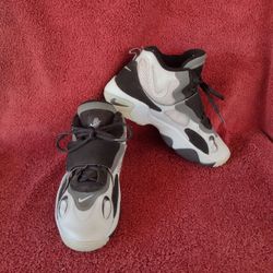 Boys Nike Speed Turf shoes size 6Y