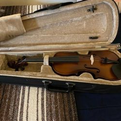Violin  Paid 200$ Obo 