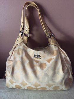 Genuine Coach peach shoulder handbag