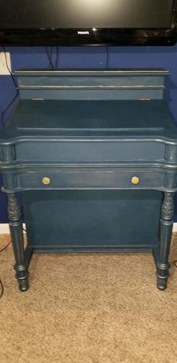 Beautiful captains desk