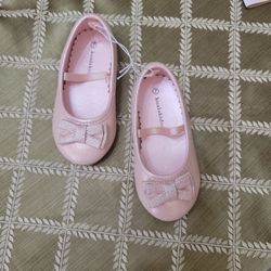 Brand New KOALA Kids Size 7 Shoes 