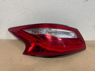 2016-2018 NISSAN ALTIMA TAIL LIGHT LEFT SIDE OEM