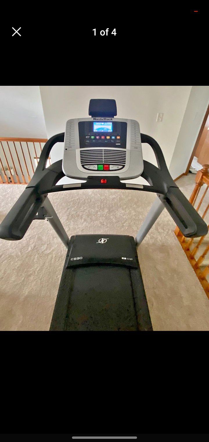 NORDICTRACK C630 TREADMILL ( LIKE NEW & DELIVERY AVAILABLE TODAY)