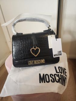 LOVE MOSCHINO