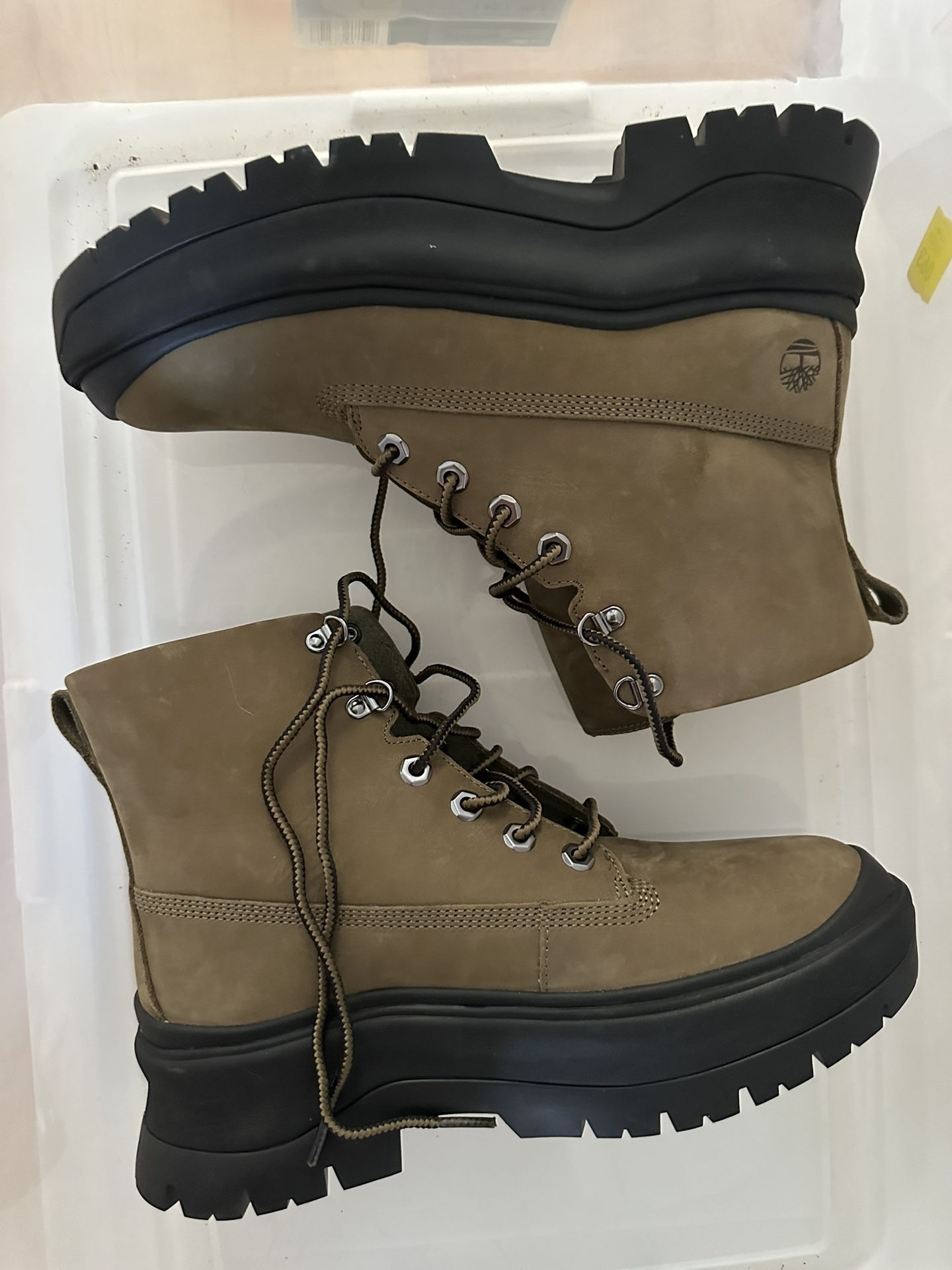 Timberland Women's Roxie Lane Mid Lace-Up Leather New Boot size 10