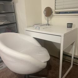 Desk & Chair 