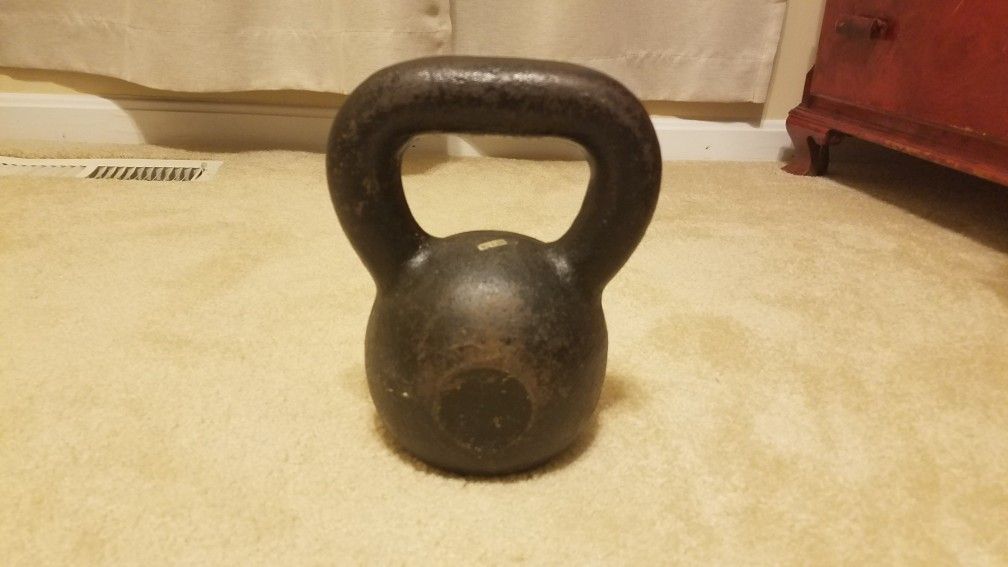 16 KG (35 lbs) Cast Iron Kettle Bell