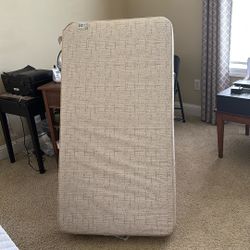 Crib Mattress/almost New