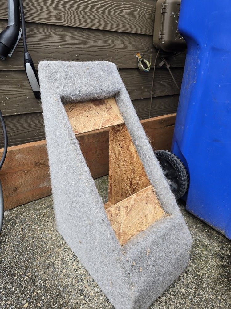 Free Cat Scratcher