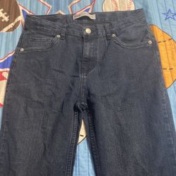Dark Blue levi’s jeans