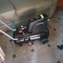 Husky Compressor 8 Gallon 135psi