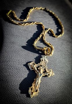 18k Gold Chain 14k Gold Pendet