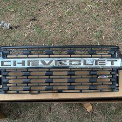 2020 - 2023 Chevy Silverado Z71 2500HD/3500HD Grille Assembly OEM (contact info removed)2 - CHROME