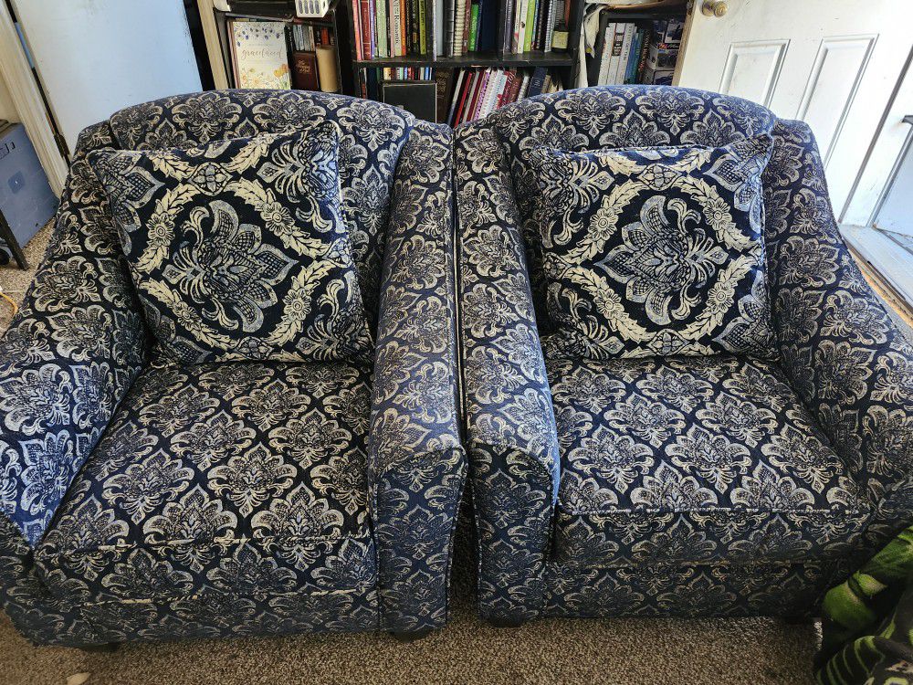 Matching Chairs W/pillows