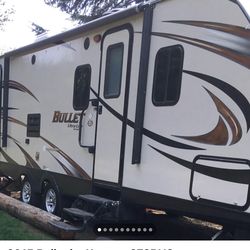 2015 Keystone bullet travel trailer good condition