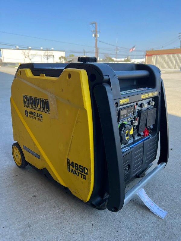 Champion Power Equipment
4,650/3,650-Watt Gasoline
Powered Inverter Generator,
Quiet Technology, RV-Ready