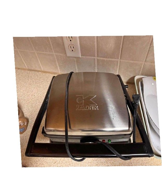 dark room Speed Toast Sandwich Maker Quick Bites, Big Flavors