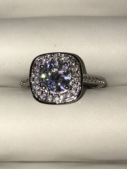 Size 7 white zircon in silver ring