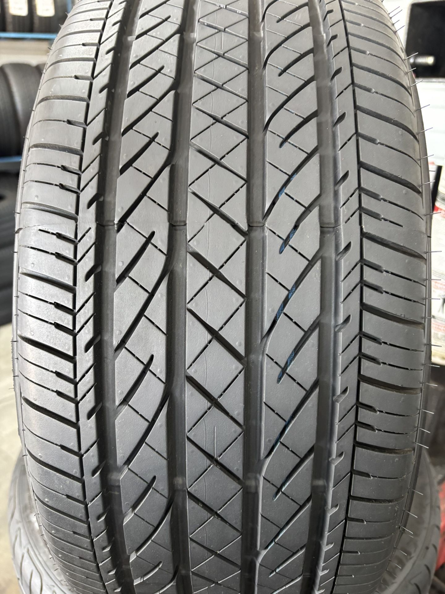 Bridgestone-235/40/19