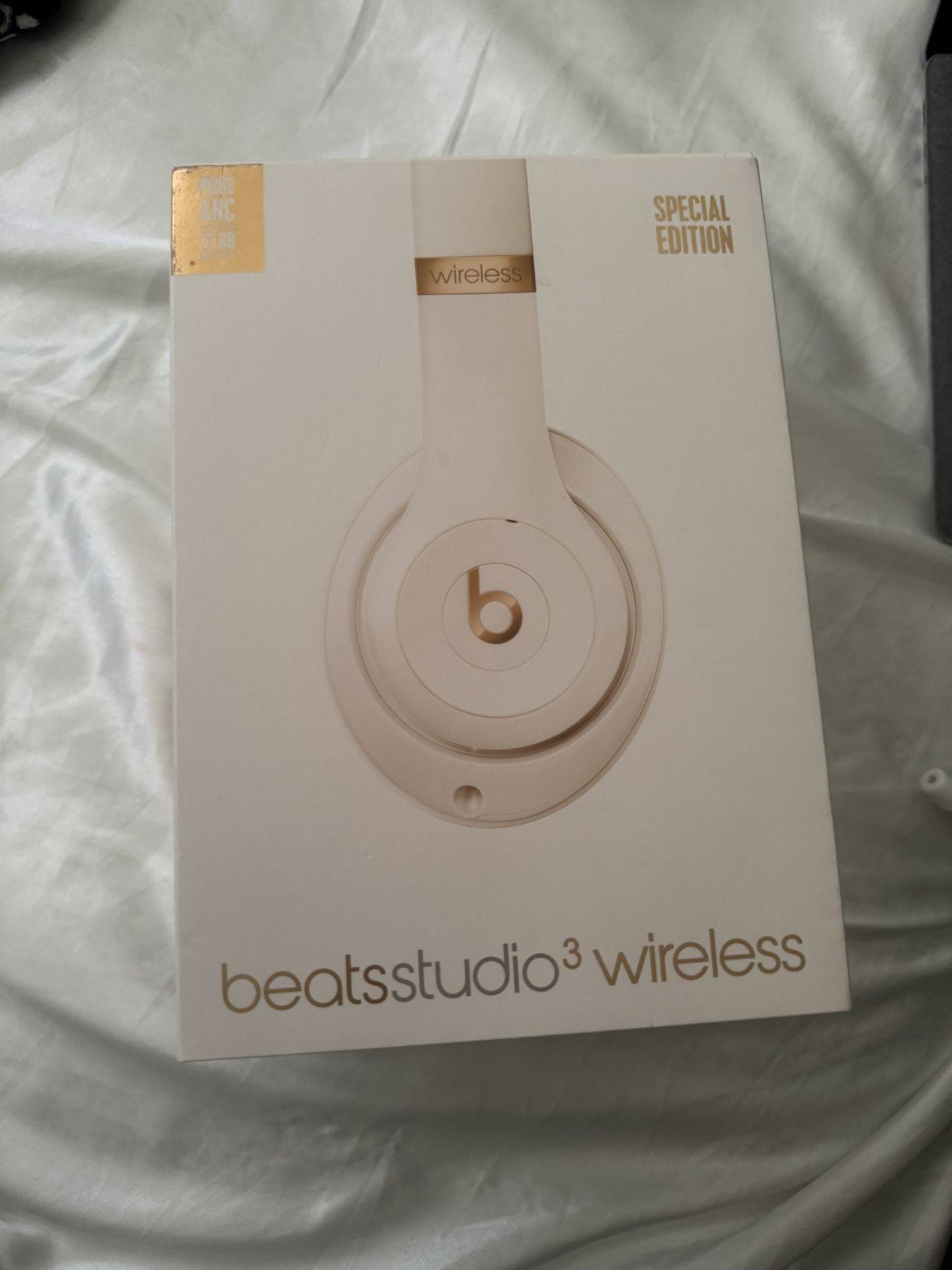 Beats by Dr. Dre Beats Studio3 Wireless Over-Ear Headphones Porcelain Rose