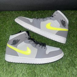Size 9.5 Air Jordan 1 Mid Gunsmoke Volt for Sale in Castro Valley CA OfferUp