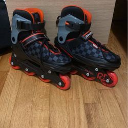 Adjustable roller skates/blades